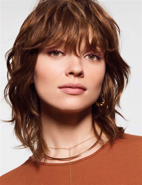 coupe cheveux mi-long dégradé|15 idées de coupe de cheveux mi